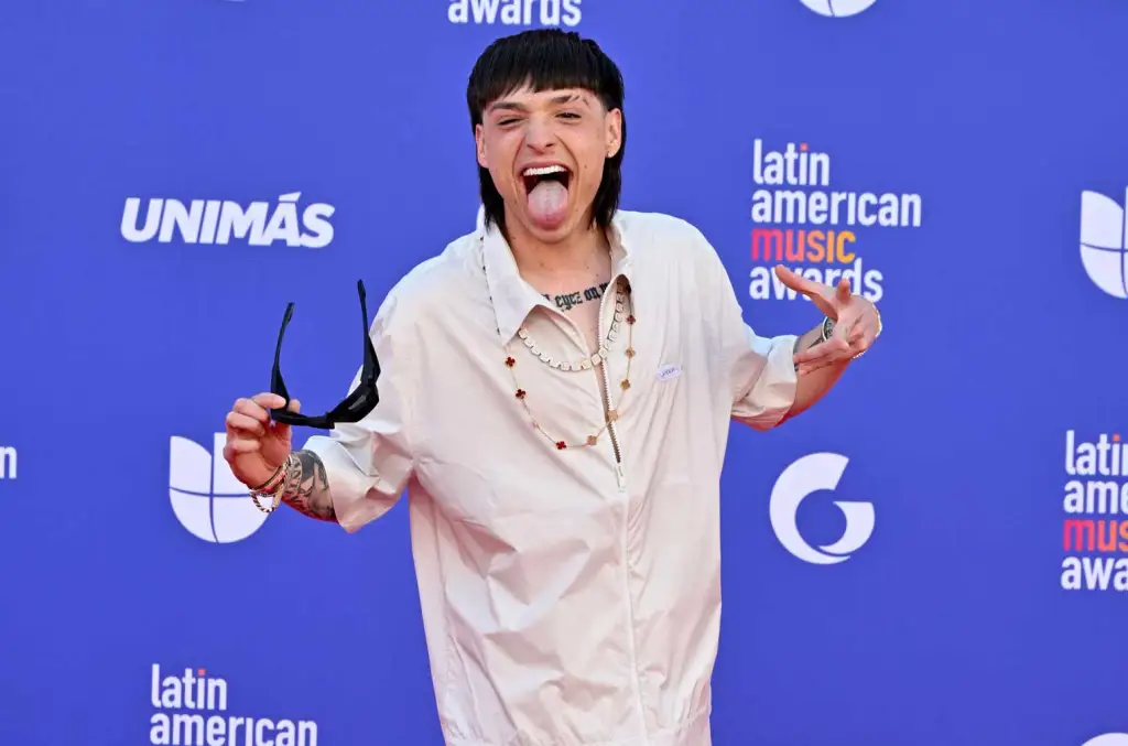 Peso Pluma: Real Name, Age, Height, Net Worth, Girlfriend & New Haircut